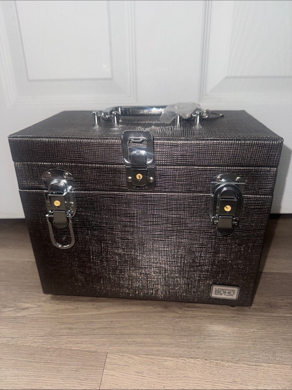 Makeup Train Case with Textured Black Exterior